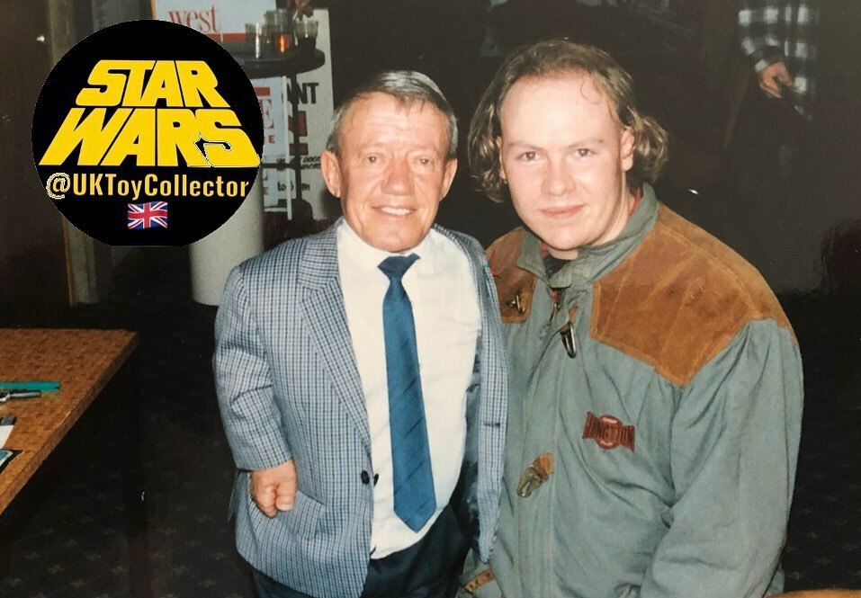UKToyCollector's tweet photo. Over the last 45 years I have met (and thankfully continue to meet) some fantastic members of #StarWars Cast & Crew and have made some excellent additions to my #StarWarsAutographCollection
I’m going to share a few photos of me from years ago with some … https://t.co/x7NeSVpzFS https://t.co/4qrhyGNUgA