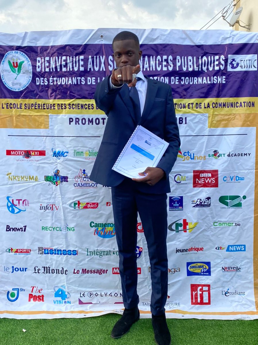 Bon...votre type a eu sa licence pro en journalisme. Je ris avec vous ici mais je ne suis pas bête🤣. 
Thank you Jesus!❤️