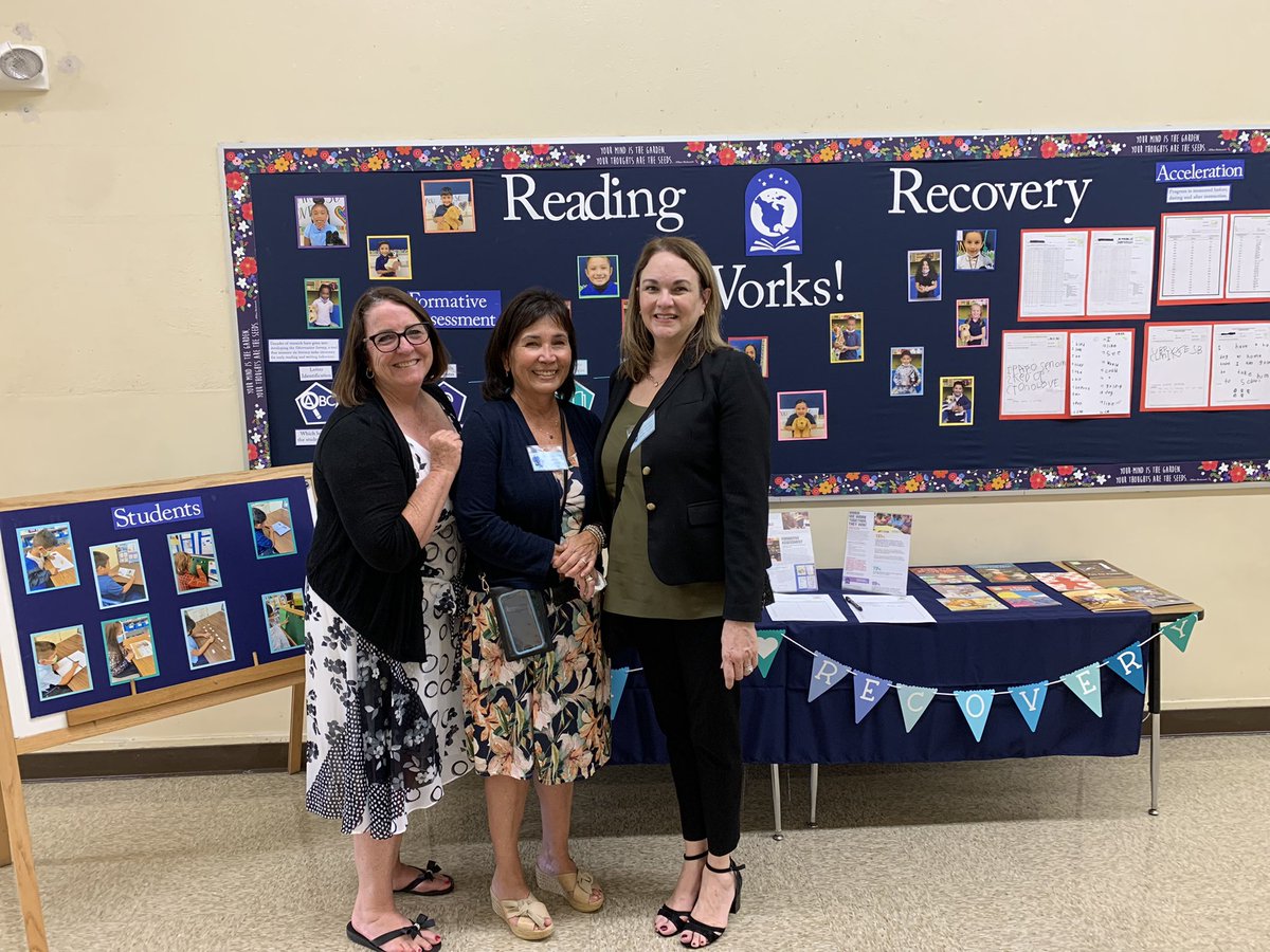 lbreadingrecov's tweet photo. Reading Recovery team at Open House. #provepossible #readingrecoveryworks #followthechild #rrcna #iim #proudtobelbusd https://t.co/Z1Q8b65MAz