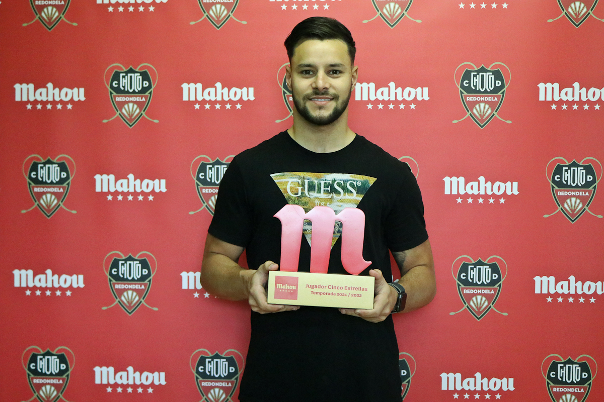 CDChoco's tweet photo. 🗞️𝗡𝗢𝗩𝗔𝗦 𝗖𝗛𝗢𝗤𝗨𝗘𝗜𝗥𝗔𝗦| @franmonroy7 recibe o trofeo Jugador Cinco Estrellas da tempada.
👉🏻https://t.co/uJEBqEbnxq
#SentimentoChoqueiro #ADNChoco https://t.co/B8xvLr2BUM