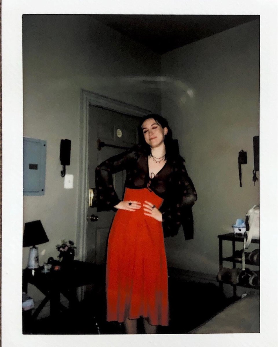 danacharlotte2's tweet photo. birthday weekend 🤝🏻 harry’s house 🤝🏻 @JoJo_Veee https://t.co/DqUVXbvTSp