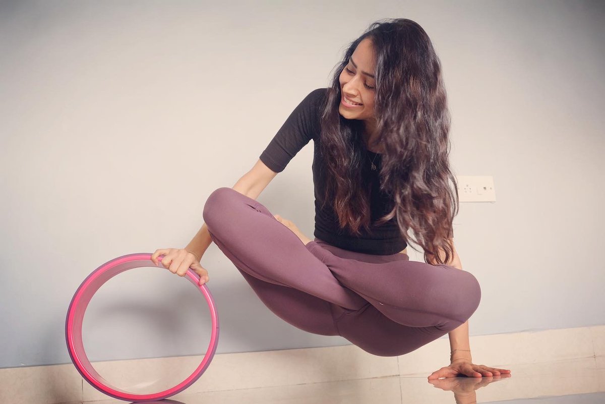 revalsar's tweet photo. "It is a blessing to know what you want to do in this world because then you will never work a day in your life, your work will become part of you"

#revalsarsundaystories #revalsar #nehathakur #ahamyogini https://t.co/smkkPU3B6Y