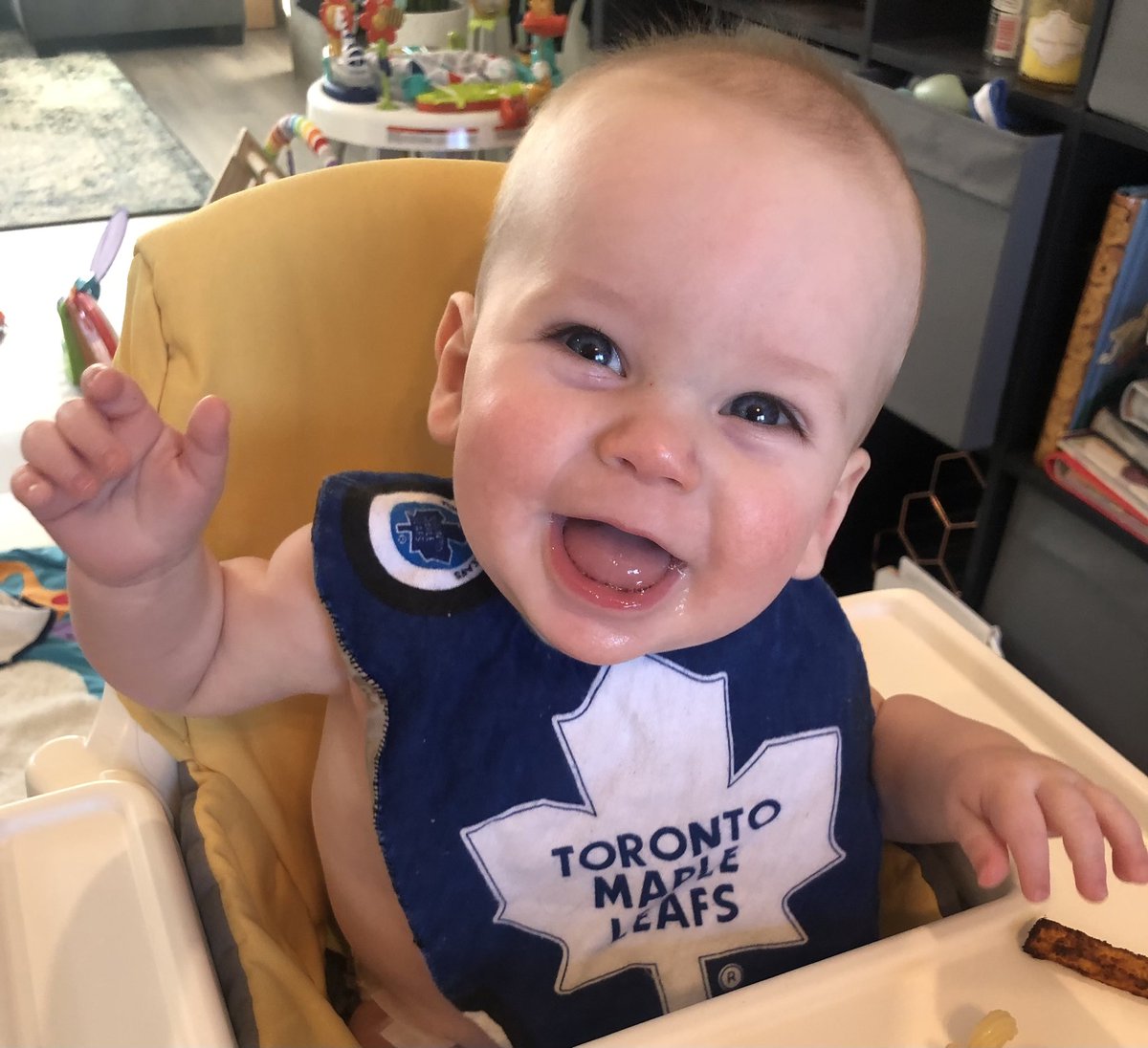 His dad is a bruins fan. Lol!! <a href="/zigla59/">zigla59(Andre B)🫐 🇨🇦</a>