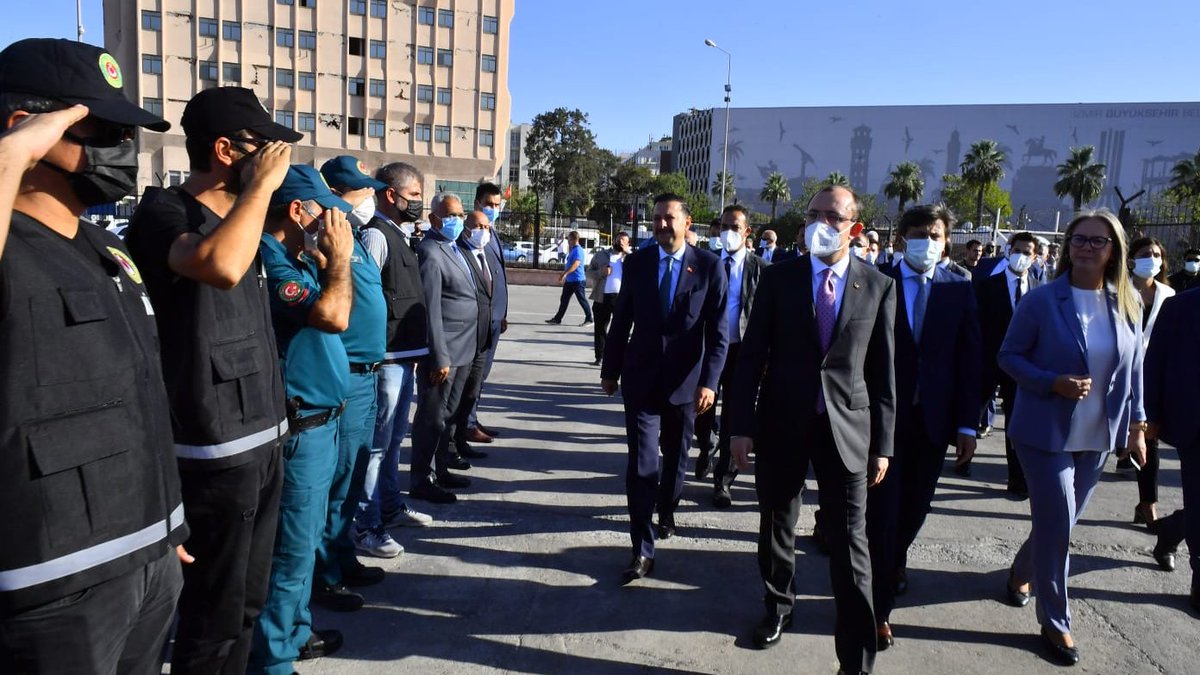 Gumruk_muhafaza's tweet photo. Zati silah ve nakdi ödül hakkının kazanılmasında büyük desteği olan Sayın Bakanımız MUŞ' a müteşşekkiriz.3600 göstergeden yararlanamayan, personelin %90'nına verilmesi taahhüd edilen vaatte, biz de olmalıyız. Bizi bu çalışmaya eklerse @mehmedmus ekler.#gumrukmuhafazaya3600 https://t.co/IktpzrUCyJ
