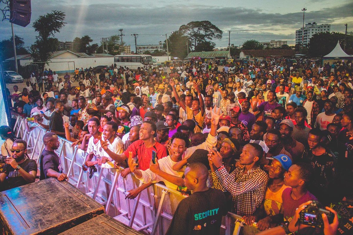 OCTOPIZZO's tweet photo. MOMBASANI NASHUKURU TENA SANA!! ❤️❤️❤️❤️
Kaliwaka Sana! Na tukasema inshallah tutapatana tena.
Thanks for the love Js for that energy!! #Upendo ✊🏾

THIKA YOU UPNEXT 
Next Saturday 28th May Starehe Grounds!
LACE UP!! 🔥🔥

#KilosOnKilos #BombaJacket OUT NOW 

#DON 🐐 https://t.co/APgx9i1m9n