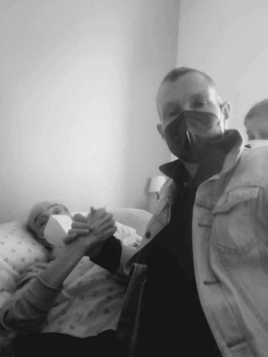 VazquezBride's tweet photo. SANTIAGO ET SERGIO, PAPA ET FILS https://t.co/5aY0RfQNEs