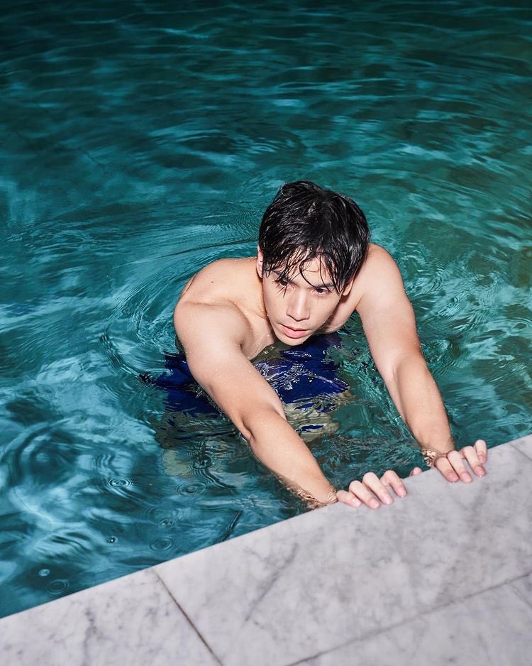 kusexyboy's tweet photo. “อยากเล่นน้ำจัง” 💚💦
-เจษ เจษฎ์พิพัฒ
IG : jesjpp
#บริหารธุรกิจ #บัณฑิต #KU70 #KUSEXYBOY 
#ศิษย์เก่าเเซ่บต้องบอกต่อ #jesjpp https://t.co/lKrQXifcsV