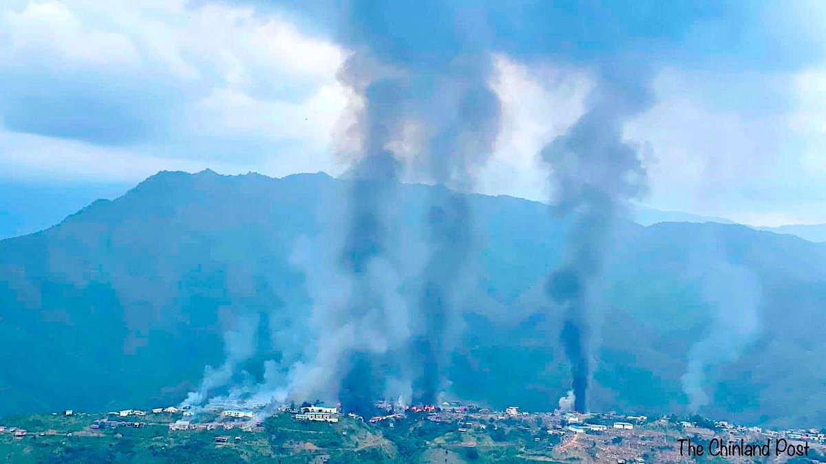 IrrawaddyNews's tweet photo. Junta troops deployed in Chin State’s Thantlang torched the town again on Monday. More than 1,000 houses, or half of the households in Thantlang, have been razed in repeated junta arson attacks since September last year. (Photo: The Chinland Post) #WhatsHappeningInMyanmar https://t.co/38FmL0pDST