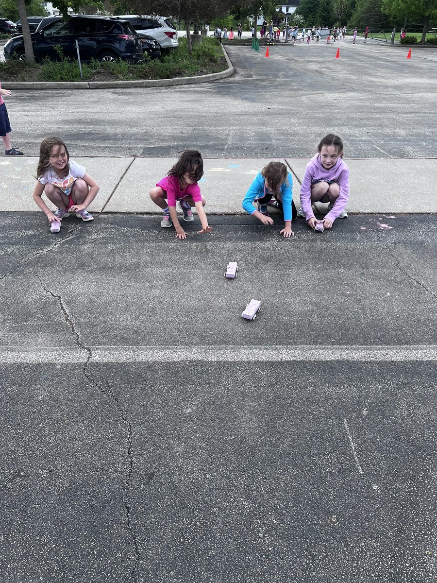 MrsClementsC11's tweet photo. Car engineers at it again! 🏎

We assembled the first part of our balloon cars this morning and are very eager to complete them next week! https://t.co/NdsN98XYoO