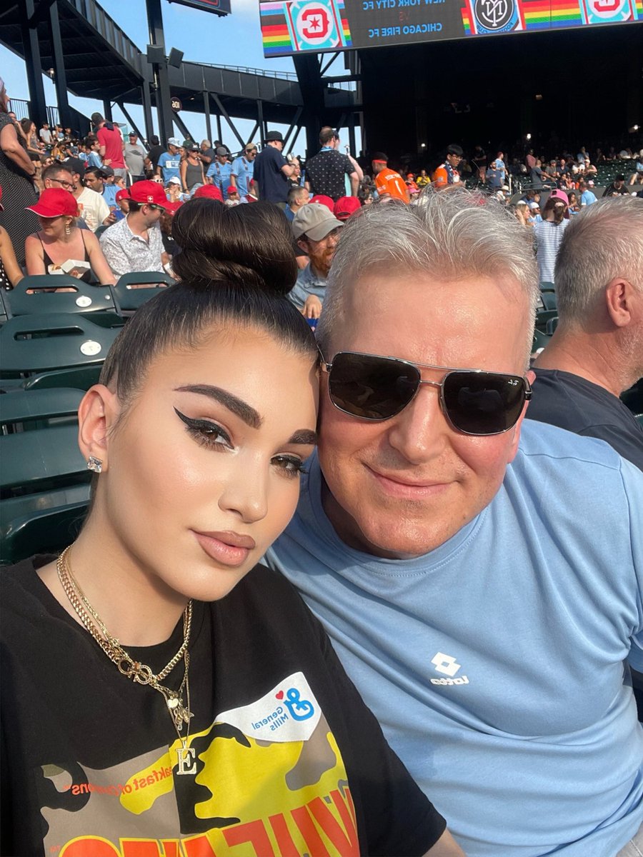 Took my dad to his first Football game ⚽️❤️