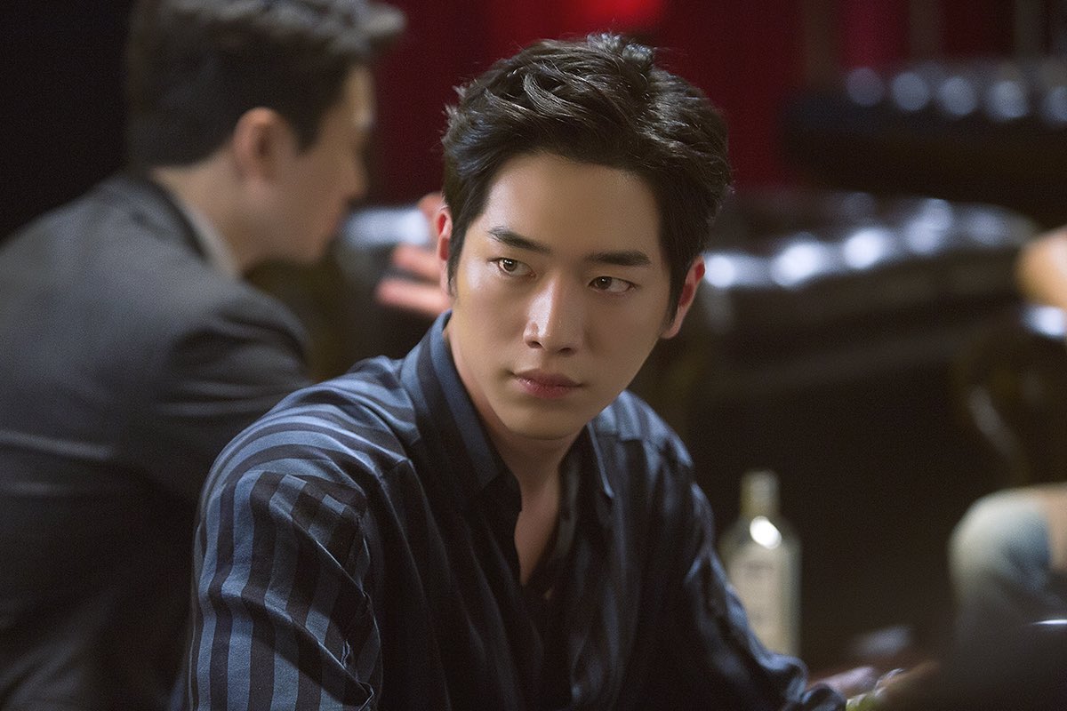 falling_skj's tweet photo. 진짜 살벌하게 잘생겼다 머리 까면서 이목구비 날카로움이 확 도드라짐 어떻게 이래 사람이 https://t.co/RRbW71M7Dq