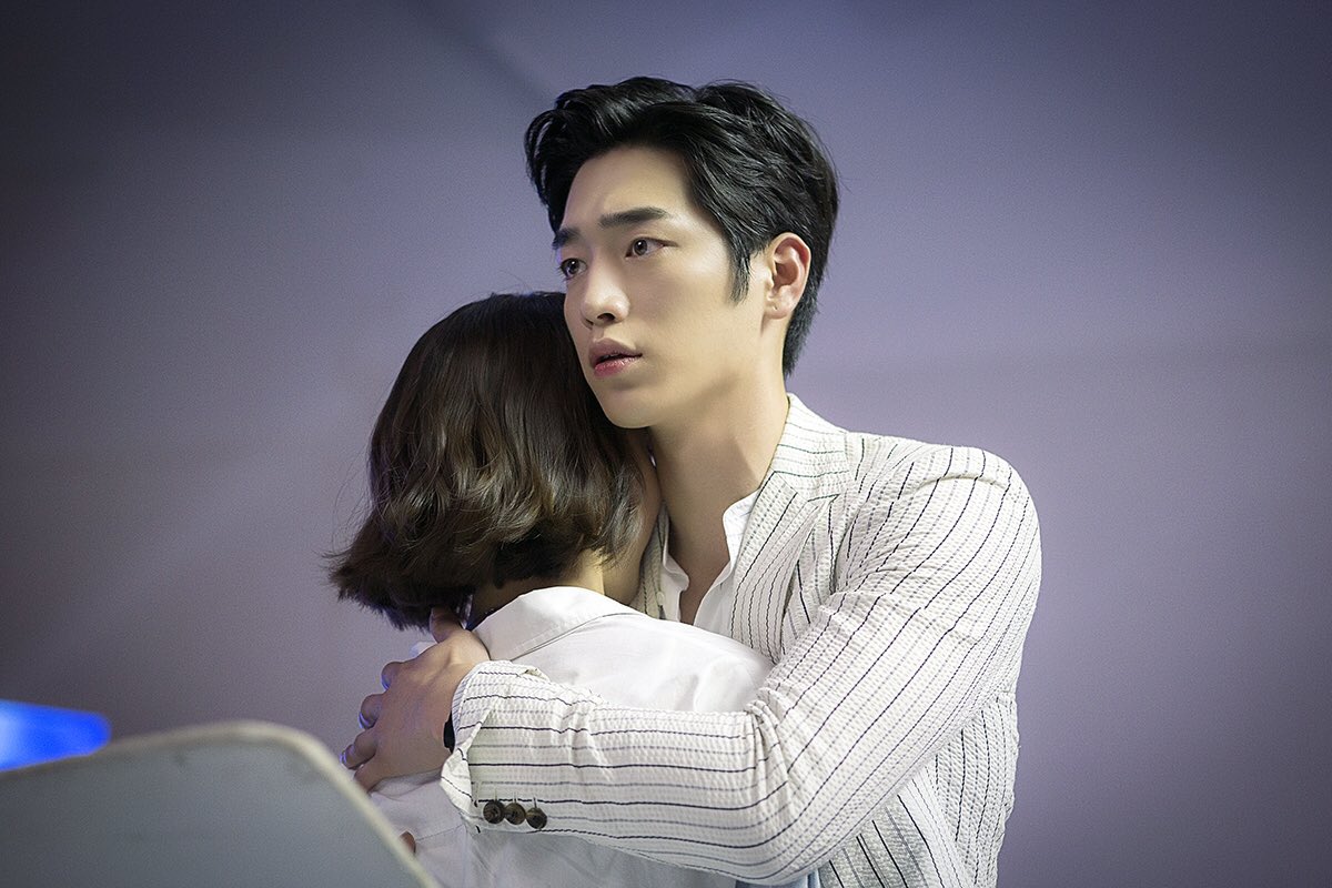 falling_skj's tweet photo. 진짜 살벌하게 잘생겼다 머리 까면서 이목구비 날카로움이 확 도드라짐 어떻게 이래 사람이 https://t.co/RRbW71M7Dq