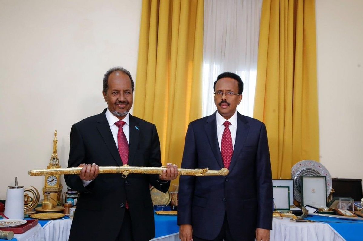HassanSMohamud's tweet photo. On this special day in which responsibility for our leadership has transferred to me from my predecessor H.E. President @M_Farmaajo, I thank him for his service to #Somalia. I pledge to work only for and in the interest of the Somali people. We will progress and prosper together. https://t.co/HvdYWZWOUL
