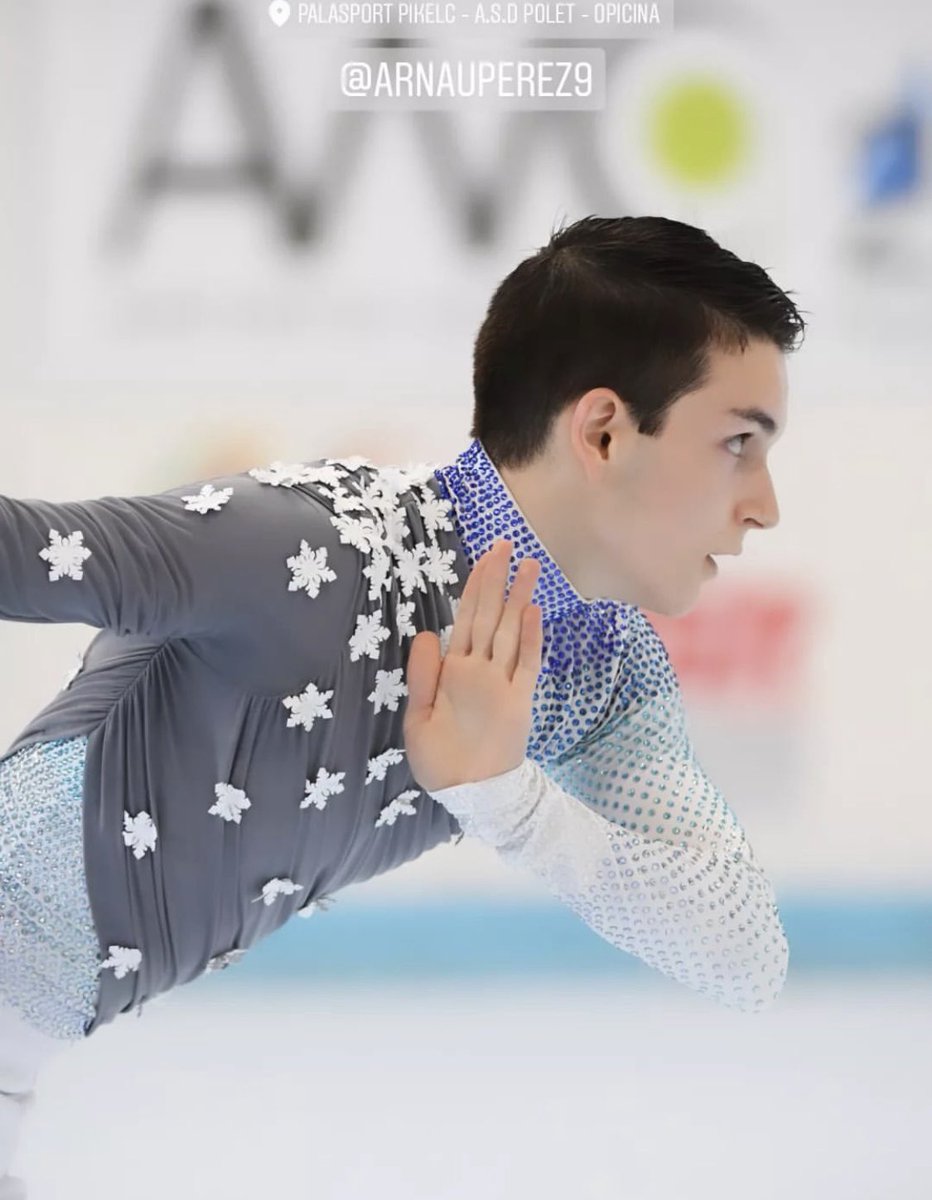 CPATona's tweet photo. Arnau Pérez segon a la semifinal de la Wordl Cup a Trieste (Itàlia) clasificat per la final a Alemania. Lliure patinatge artístic @tona_aj @aj_vic @AjuntamentOlost  @ceosona @el9nou @RevistaMesOsona @hockeymania_es https://t.co/EA2G483jGp