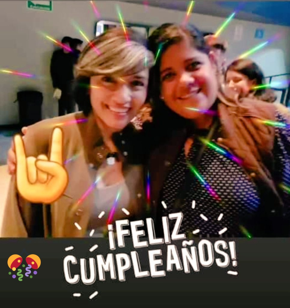 mochoave's tweet photo. @LunaOlivia que los cumplas muy feliz con tu gente querida y al 100% de tu garganta! Que sean muchos años más de mi locutora favorita rockera 🎶💐💜 https://t.co/EzDgDlOd8D