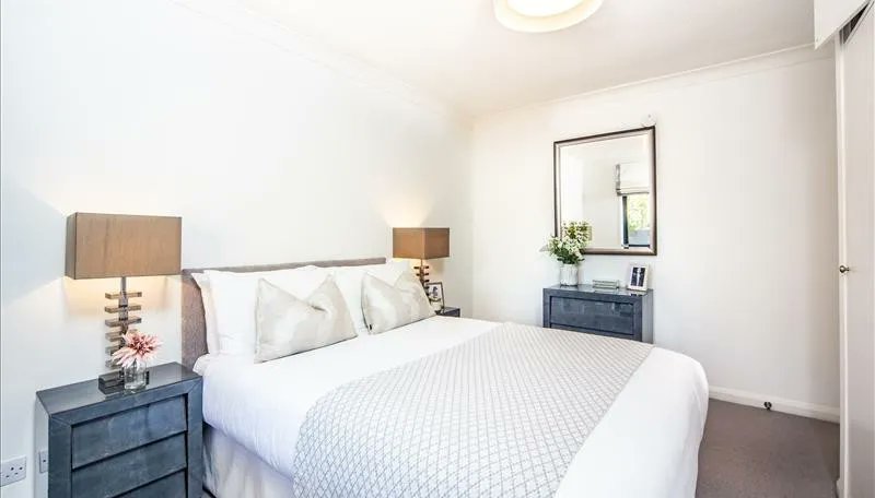 PropertyExperts's tweet photo. This superb two-bedroom apartment is set over 665 sq ft located in the heart of South Kensington. The apartment consists of a large bright reception room with full-length windows, two double bedrooms, a bright modern kitchen with integrated appliances, modern fitted bathroom. https://t.co/0VvFvc3yAk