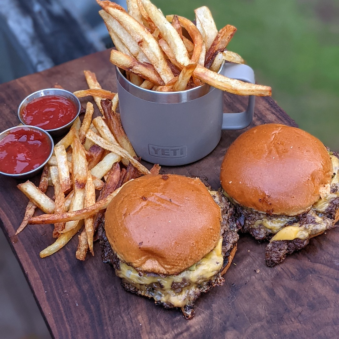 🇺🇸 WHO'S READY FOR MEMORIAL DAY WEEKEND? 🇺🇸

It's going to be a BIG grilling holiday this weekend, so don't forget to load up on the BEST, FRESHEST ground beef around - <a href="/FCRbeef/">Florida Cattle Ranchers</a>. 

ORDER BY 9AM on Wednesday for shipping and arrival to your doorstep: boydfarmsfresh.com