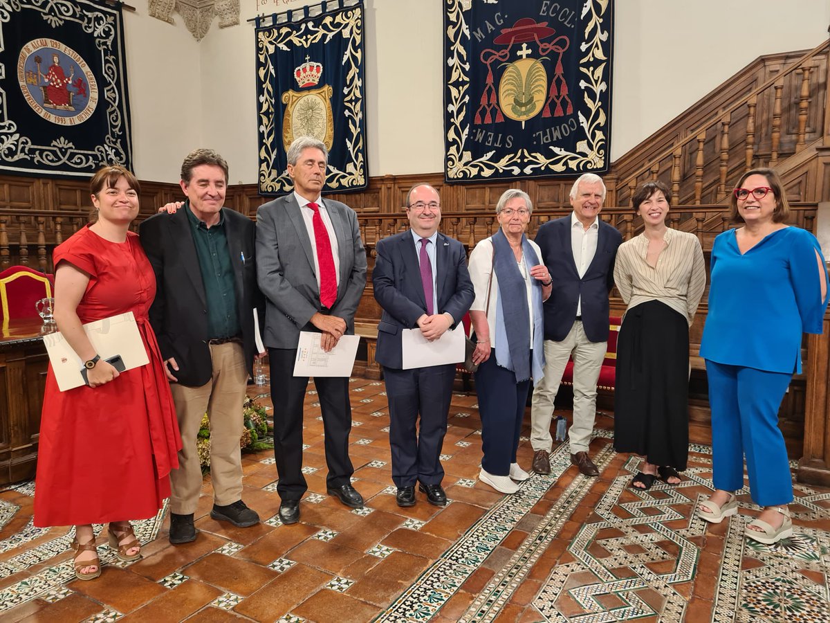 culturagob's tweet image. 🗞️ @miqueliceta: “#Margarit encarnó el espíritu de un país tolerante y abierto que entiende la diversidad de las lenguas como una riqueza y no como un obstáculo”

✅El ministro de Cultura y Deporte ha participado en el homenaje al #PremioCervantes2019

culturaydeporte.gob.es/actualidad/202…