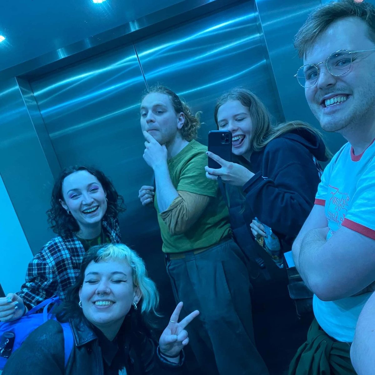 phe_indigo's tweet photo. big love @DogmouthTheatre for having me perform their incredible work again, blessed. big love @josephmarklong for organising the fab event #QueerUp ๐ณ๏ธโ๐ big love @babyleafsaladd introducing me to amazing people like @emilystorme & @markfenton1996
BIG LOVE GAYS IN THEATRE โจ https://t.co/Sn4skgmkLV