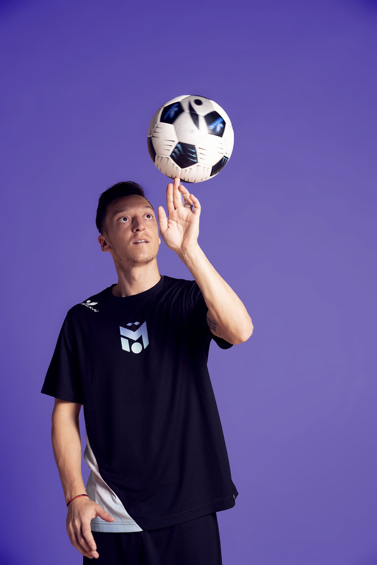 Gambar Mesut Ozil Indonesia