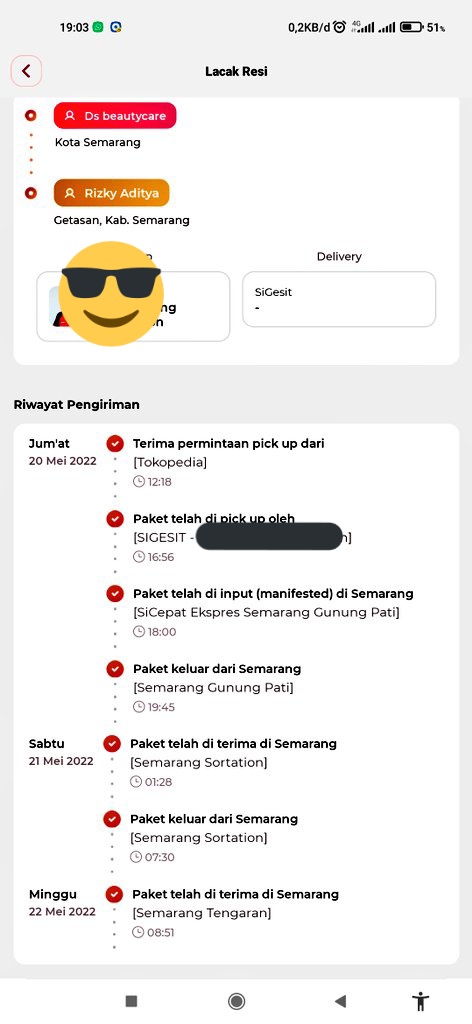 ririzzky18's tweet photo. Kemarin tgl 19 mei udah komplain, paket 2 hari didiemin di gudang. Karena kesel akhirnya tak ambil sendiri digudangnya. Sekarang 23 mei terulang lagi. 2 hari didiemin digudang. Kurirnya pada ngapain sih @sicepat_ekspres https://t.co/6cYNxjn47u