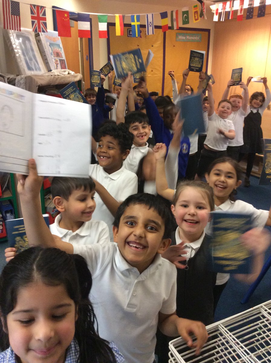 OfficeSssj's tweet photo. Year 1 had a great entry point @The_IPC for their new unit Hooray.. let's go on holiday! They role played lots of different holiday experiences. Looks like great fun! 😎#sssjbolton #curriculum #memoryhooks #fun https://t.co/ap9MpIDKpH