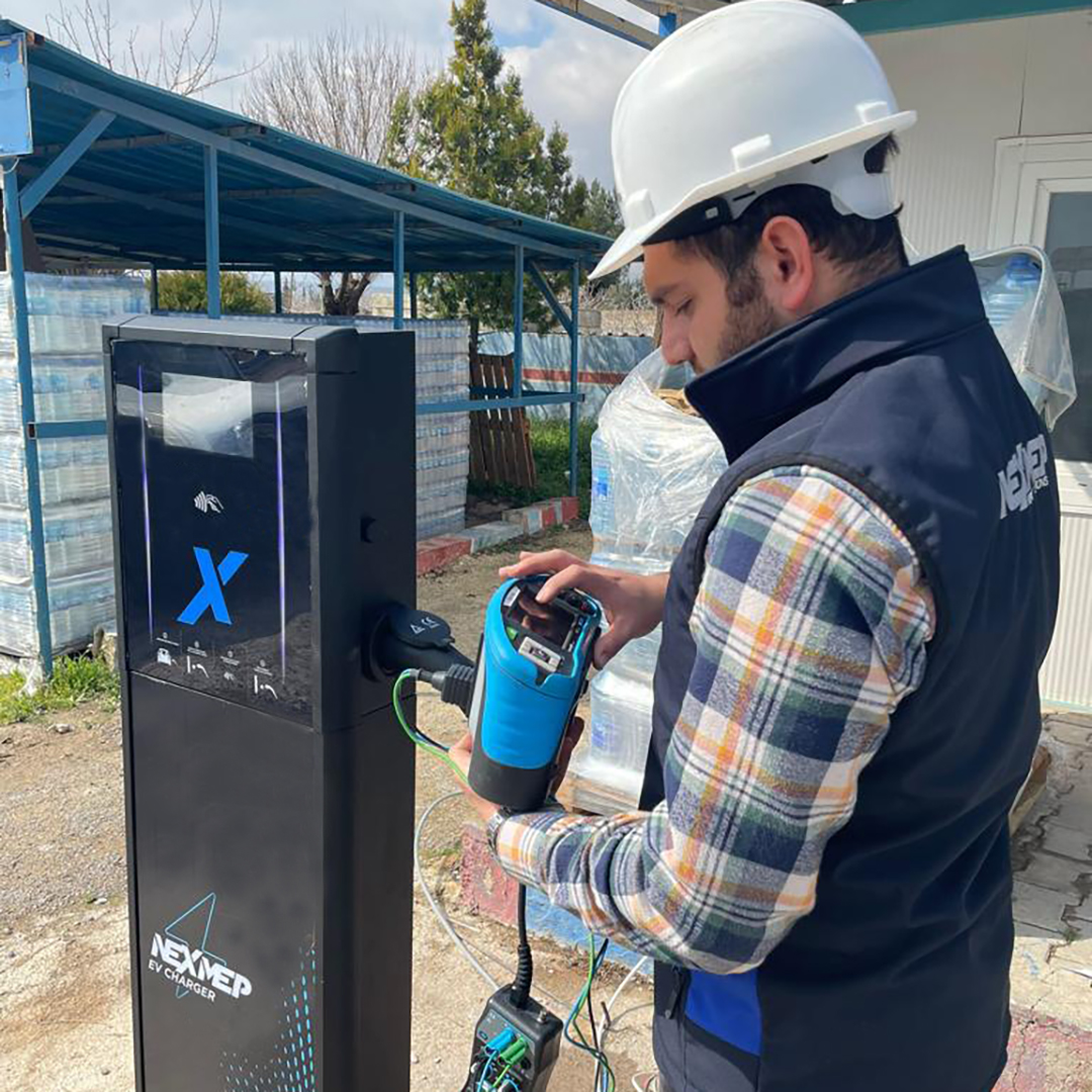 nexmep's tweet photo. NEXMEP, Elektrikli Araç Şarj Ünitesi'nin ilk kurulumunu Müslüm İnce Petrol Kadoil Halfeti, Özmekik Petrol Sunpet Nizip ve Doğhan Petrol Kadoil Islahiye lokasyonlarına başarıyla tamamladı.

#nexmep #mlbgroup #evcharger #elektrik #enerji #akaryakıt #istasyon https://t.co/7BBXCxwYHS