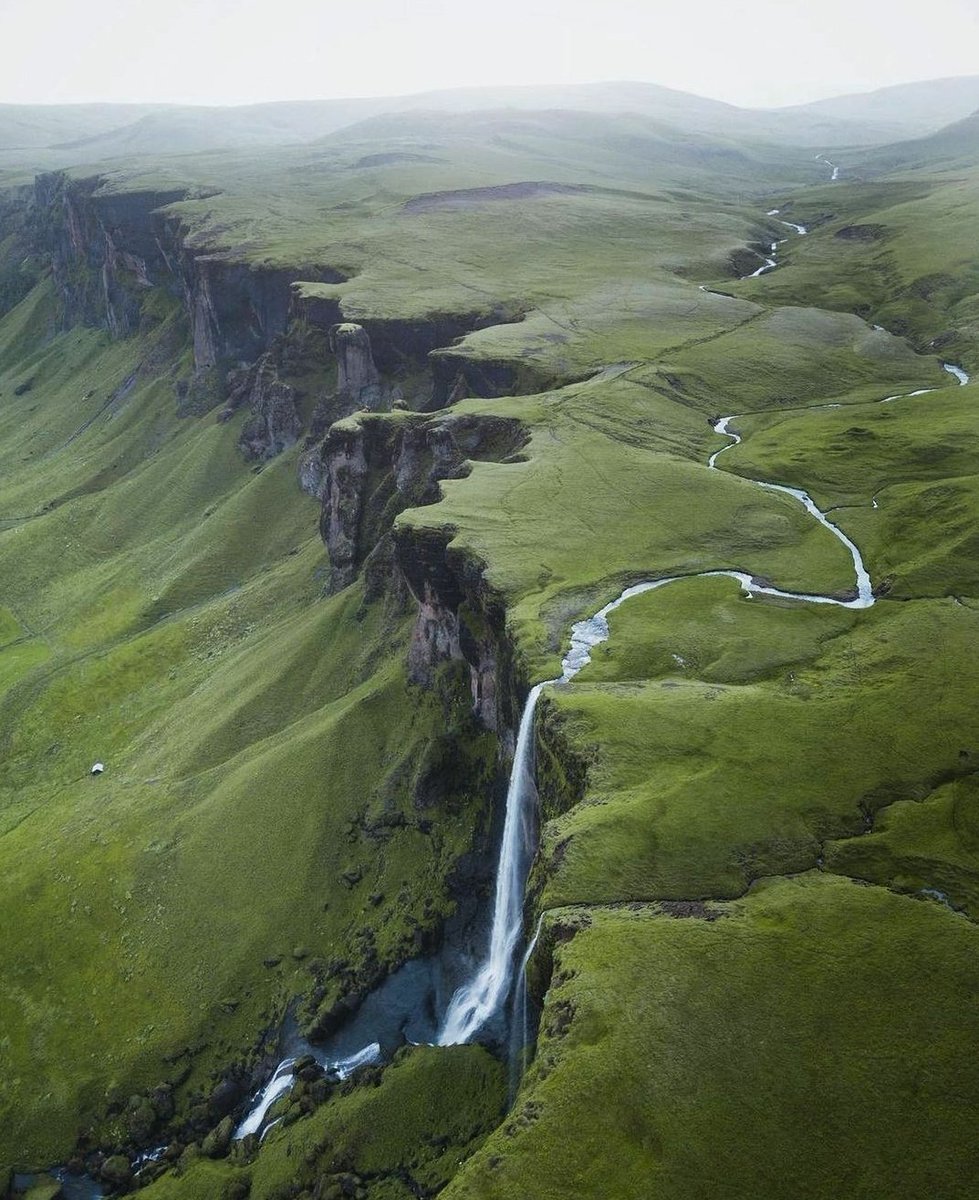 Chloecloudsss's tweet photo. Iceland https://t.co/rk3LdVBzhG