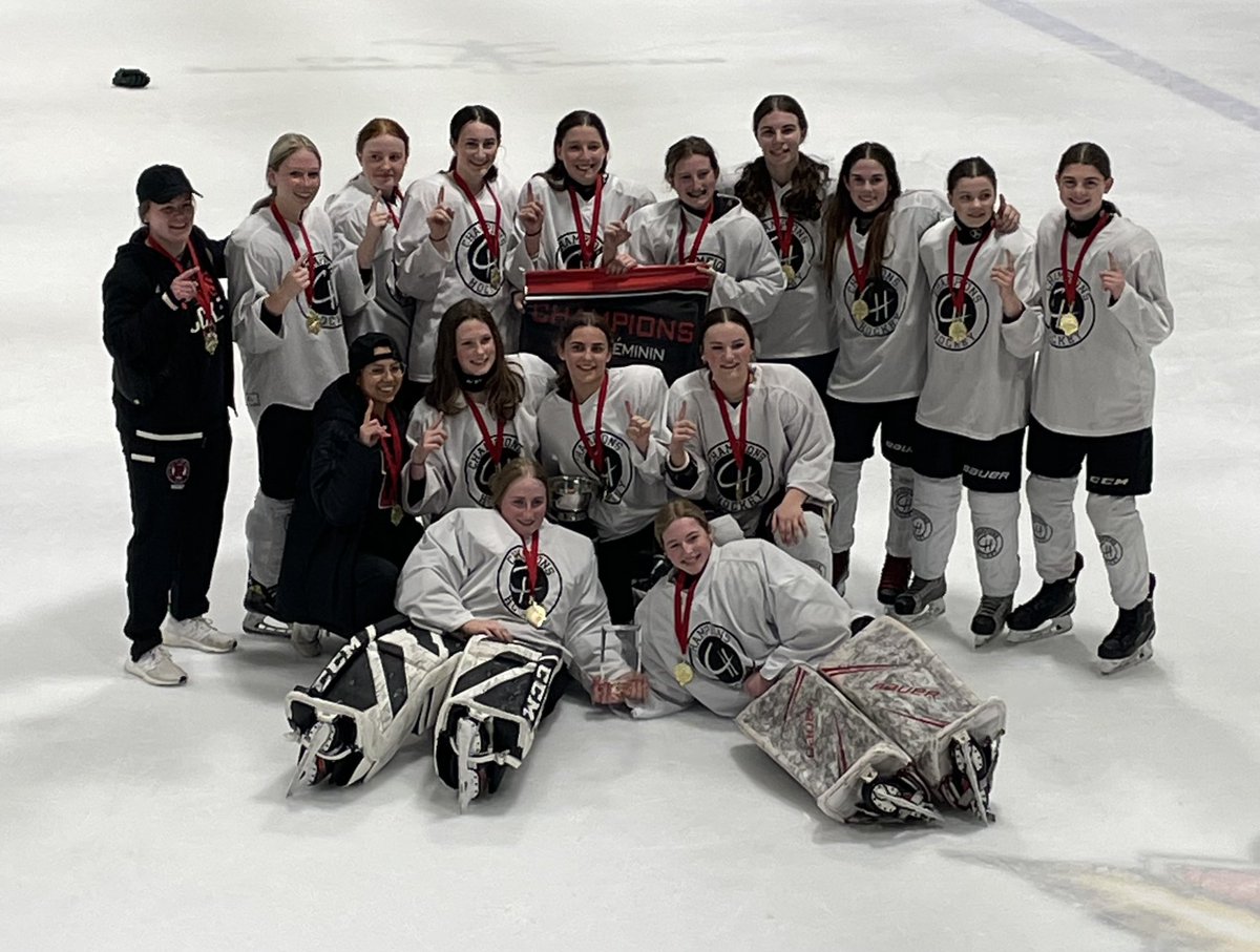 hilary_wilkin's tweet photo. 2022 Quebec Challenge Cup champions! It was a great weekend and thanks @CHCanada for the opportunity to participate. https://t.co/SQZagj93BT