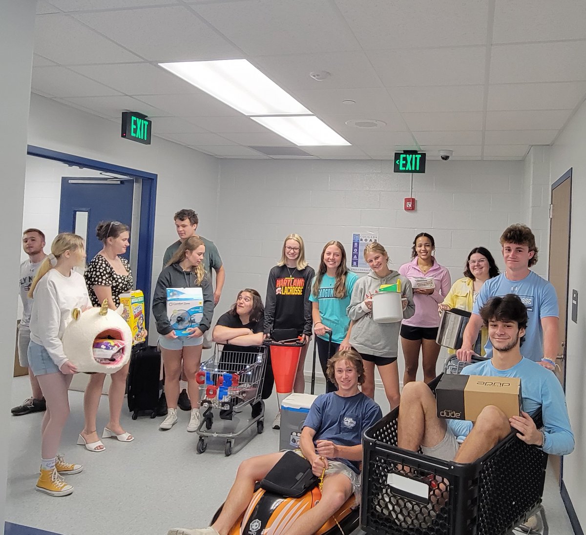 Seniors get in the spirit for their final week of school #Anythingbutabackpack #allchesapeake