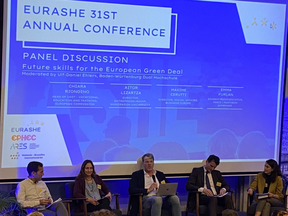 Gaur ⁦<a href="/alizartza_MTA/">Aitor Lizartza</a>⁩ hitz egiten ari da etorkizuneko gaitasunei buruz ⁦@EURASHE⁩ -n, ⁦<a href="/Enpresagintza/">Mondragon Unibertsitatea - Enpresagintza</a>⁩ -ko leinn eredua azaltzen