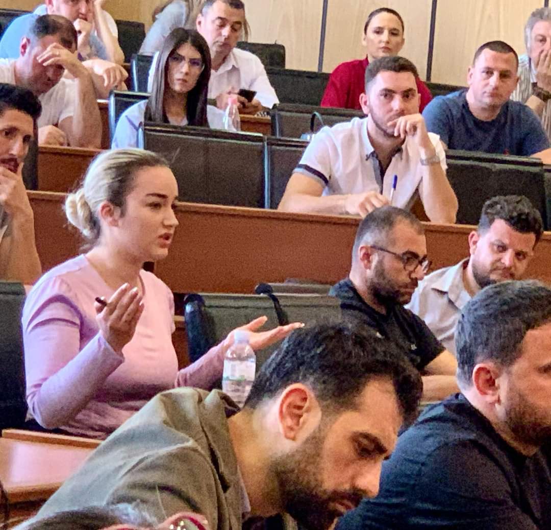 eficencen's tweet photo. 🔛 Java jonë nisi me Menaxherët e Energjisë, ku fokusi kryesor i këtij takimi të hapur ishte rëndësia e punës së tyre dhe përgjegjësitë e secilit në këtë proces. 

#energji #aee_mie_al #eficencëenergjie #menaxherenergjie https://t.co/ou48OzcU0o