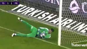 ssadeceelaa's tweet photo. @AkguneyCuneyt @beyazfutbol https://t.co/OaNW3IRmOX