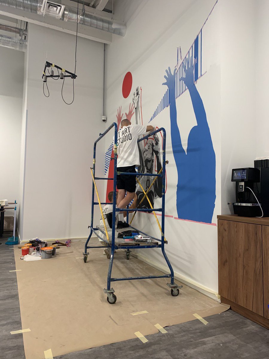 utartstudio's tweet photo. painting wall in office!!!
#art #mural #utartstudio https://t.co/0lFI3unj8O