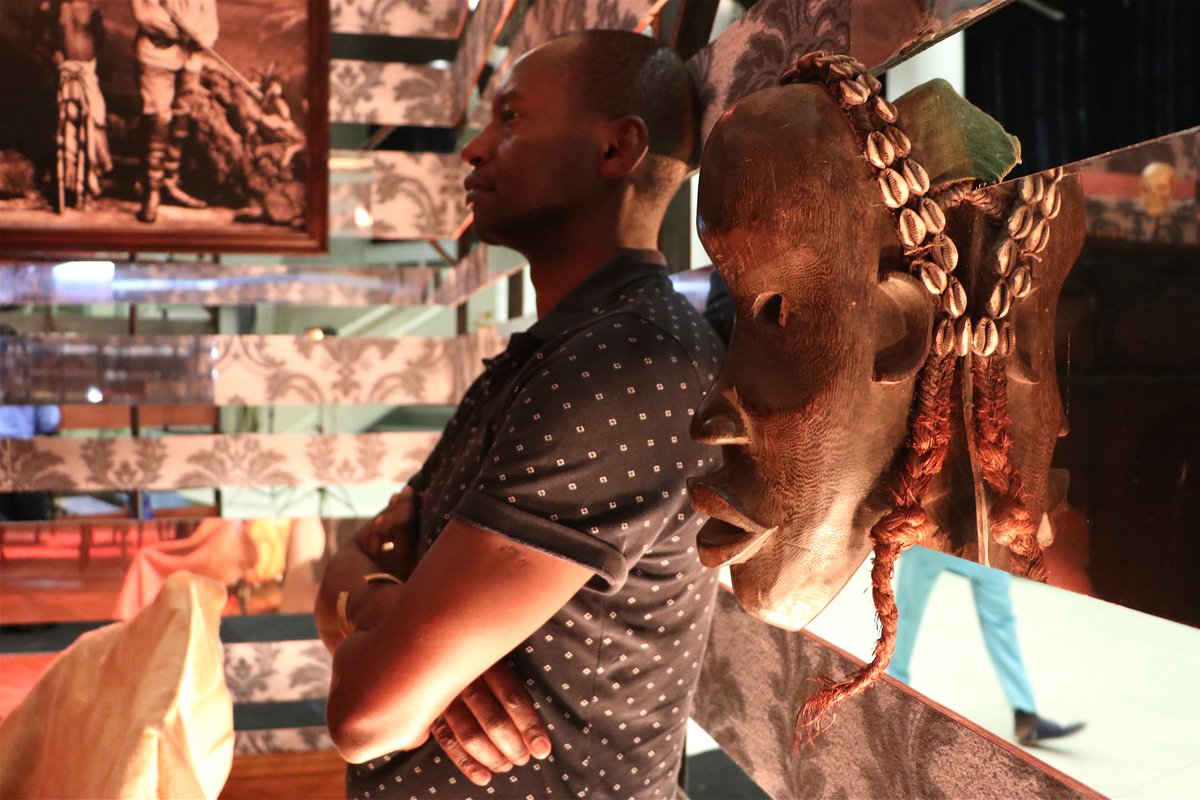 Les restes suprêmes de <a href="/DorcyRugamba/">Dorcy Rugamba</a>, une pièce-expérience <a href="/DakArtBiennale/">Dak'Art Biennale</a> sur les angles morts des musées européens d'art africain. À voir au au <a href="/mcndakar/">Musée des Civilisations Noires</a> ! Aujourd'hui à 16h suivi d'un panel à 17h avec <a href="/FelwineSarr/">Felwine Sarr</a>, N'Goné Fall <a href="/PanAfricanDKR/">N'Goné Fall</a>, Bénédicte Savoy et Sylvain Sankalé