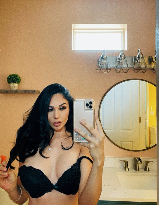 Good morning ☀️ https://t.co/8Le4xpathx