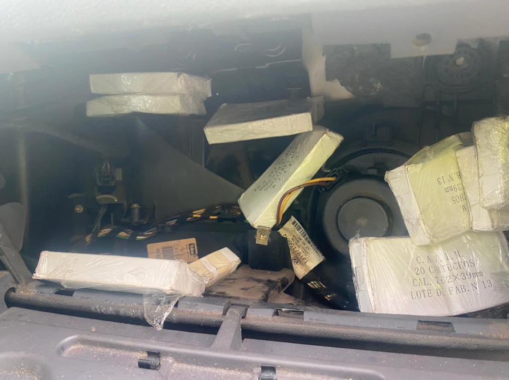 Artículo 324: “Sólo el Estado puede poseer y usar armas de guerra. Todas las que existan, se fabriquen o se introduzcan en el país pasarán a ser propiedad de la República sin indemnización ni proceso”