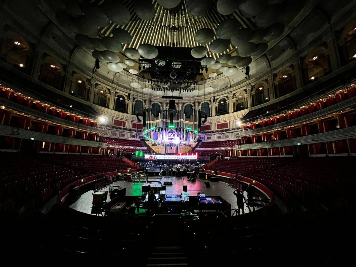 Last week saw Bonobo performing 5 nights at <a href="/RoyalAlbertHall/">Royal Albert Hall</a>. <a href="/AP_Security_ltd/">AP Security Ltd</a> were on hand to provide hardworking FOH, Backstage and Search security teams. Great production and fantastic light show.