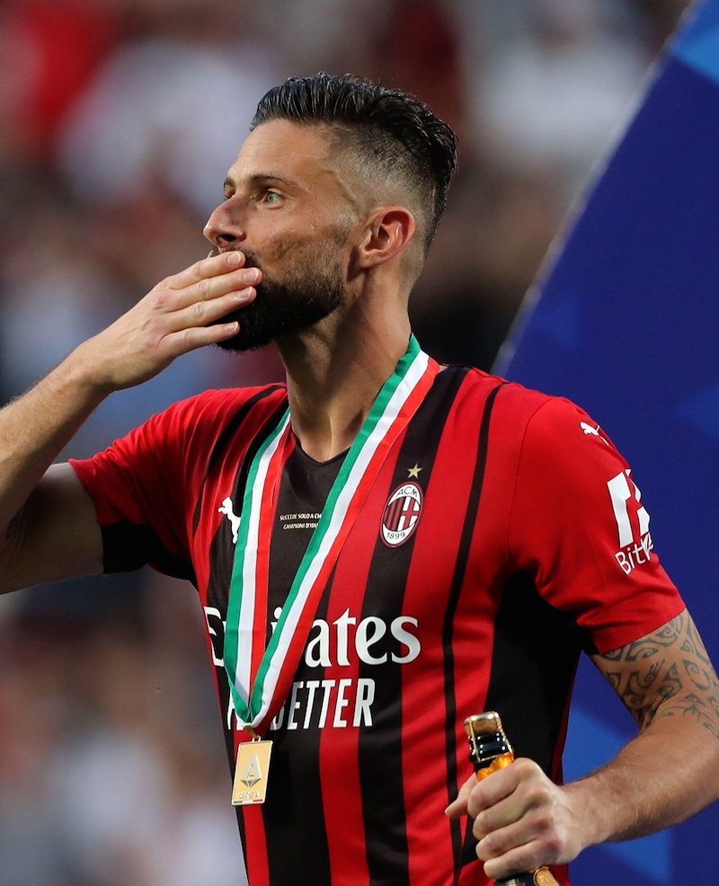 sportbible's tweet image. Olivier Giroud is one of the most underrated strikers ever: