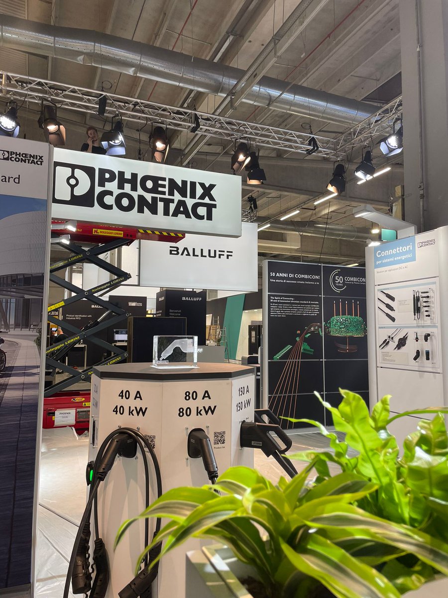 cosimo_elefante's tweet photo. Ci siamo! Tempo di ritocchi al nostro stand prima della partenza di #spsitalia 💥

Siamo felicissimi di essere tornati a @spsitalia e non vediamo l'ora di incontrarti qui! Ecco le coordinate:

📍 Padiglione 5, D26 - Fiere di #Parma 
📅 24-25-26 maggio

… https://t.co/zZCmkIFfRm
