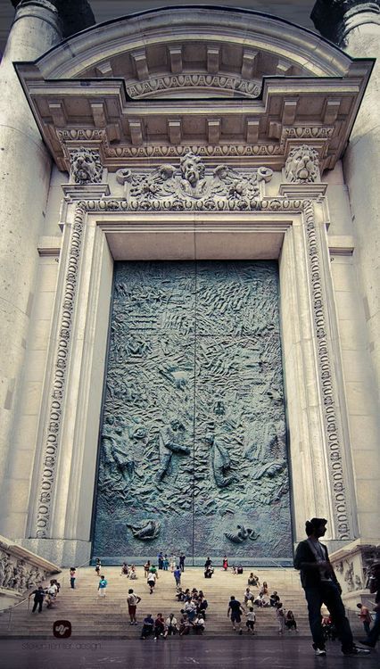 Dutchrebel1984's tweet photo. Want proof that #giants lives in the past?
And that they had #lasercutting #3dprinting and #diamonddrill technique?
#baalbek #tartarian #ancientgiants #pushkincity #ancientstructures https://t.co/oBxgB9gjwh