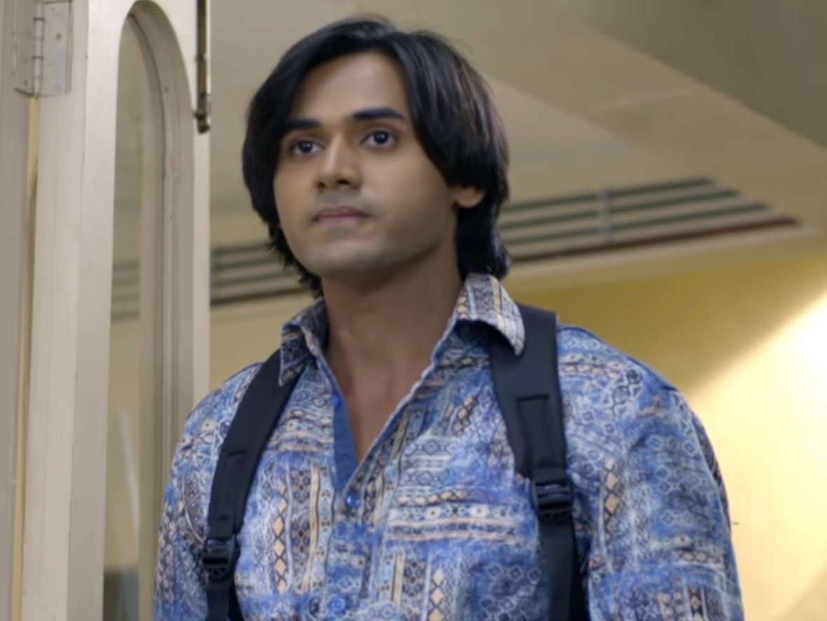 ashika_26's tweet photo. The first ever entry of damad in sasural like this, most memorable β£οΈ
.
#samaina #YUDKBH #samainaforever https://t.co/WAooFnH1sm