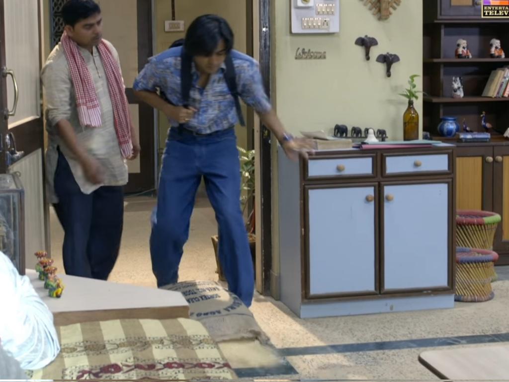 ashika_26's tweet photo. The first ever entry of damad in sasural like this, most memorable β£οΈ
.
#samaina #YUDKBH #samainaforever https://t.co/WAooFnH1sm