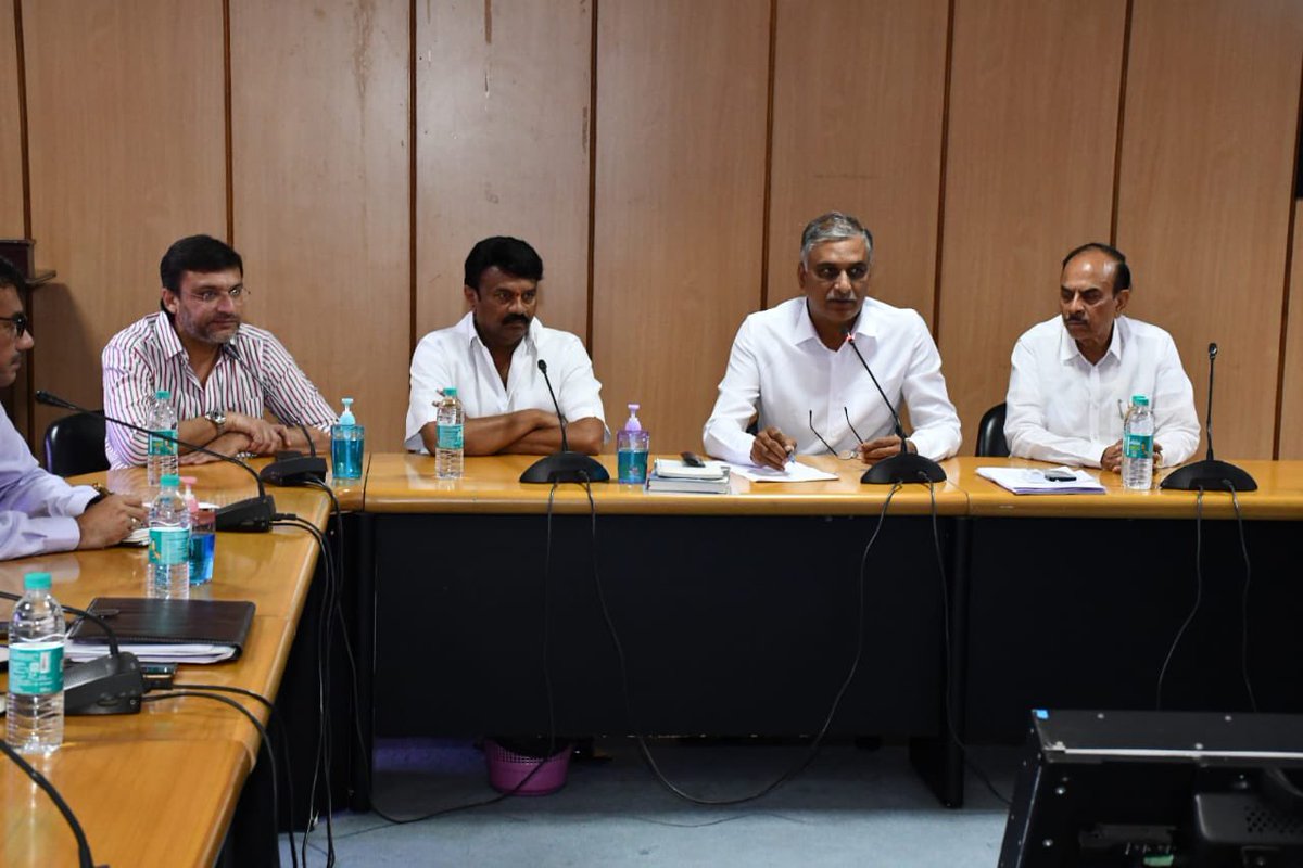 mahmoodalibrs's tweet photo. As per the instructions of Hon'ble Chief Minister Sri KCR Garu, attended a review meeting at MCRHRD along with Colleague Ministers Harish Rao Garu &amp; Talasani Srinivas Yadav Garu &amp; discussed with the chief engineers committee of Osmania Hospital on the structure report. https://t.co/TmUFD1E31g
