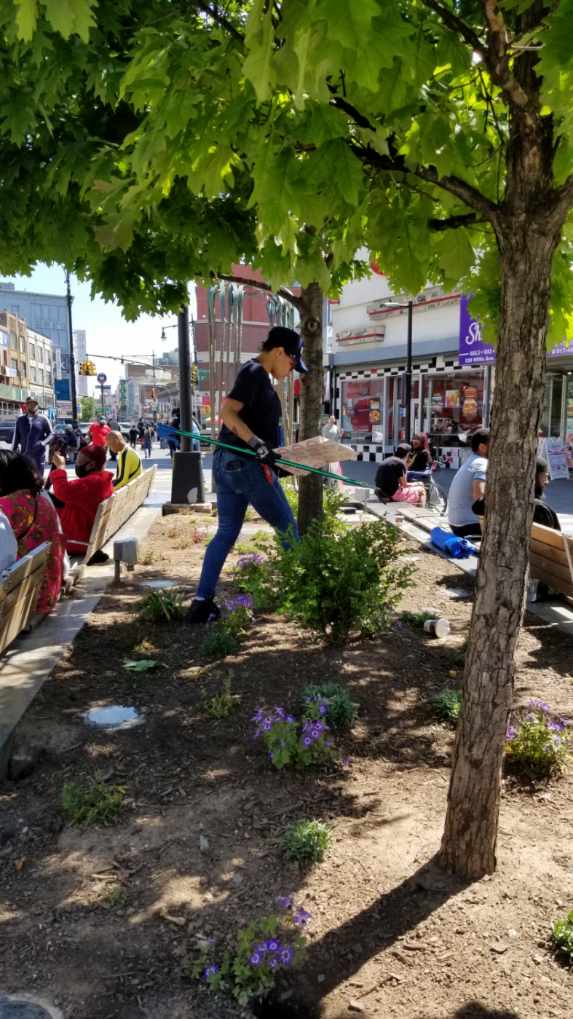 ThirdAvenueBID's tweet photo. Welcoming Mondays with positivity!
Our team hits the Street, ensuring that the Bronx's busiest transportation HUB is ready for shoppers & residents.
#BronxPride #BronxStrong #ShopYourCity #SouthBronx #theSouthBronx #TheBronx #bx #live #work #shop #dine #play #smallbiz #ThirdAve https://t.co/GNmGXa7rHI