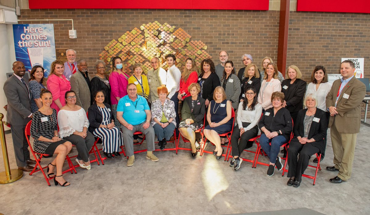 UCCFoundation's tweet photo. Last week we had a great Tree of Education event at @UCCweb! Thank you to all of our donors for your continued support. Check out the photos from our Tree of Education event by clicking on the link below!
https://t.co/rhHthZDIfS
#TreeofEducation #ShapingOurFuture #ImpactMade https://t.co/GFQMQaTNJ8