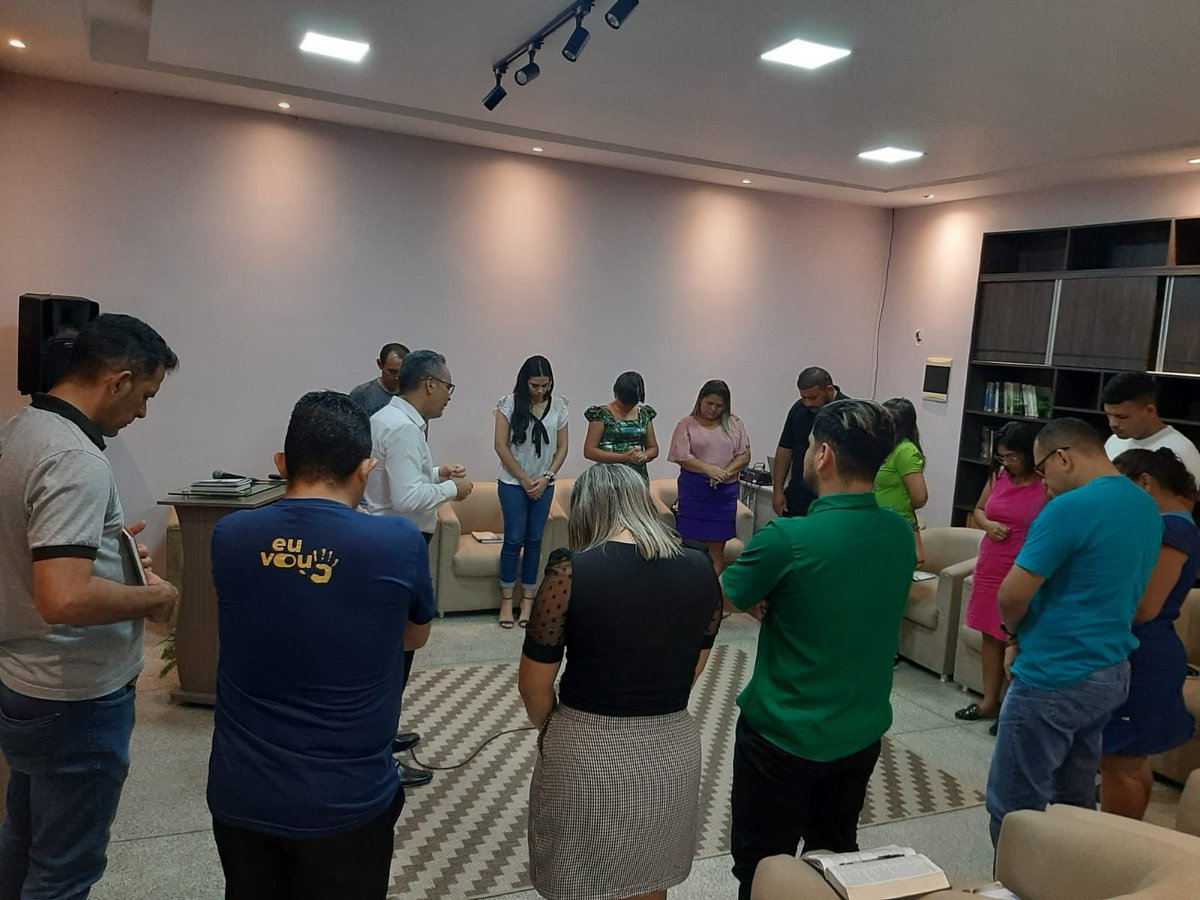 PrLeandroMacha_'s tweet photo. É gratificante discursar sobre EBNT, mas viver na prática a experiência de montar uma equipe, visitar alunos da NT, participar como Coordenador e Instrutor de uma EB é sensacional. Obrigado Senhor por tantas oportunidades…
Vamos avançando…
#cadaalunoumdiscipulo
#ebnt
#aamar https://t.co/qi8ylDyWiR