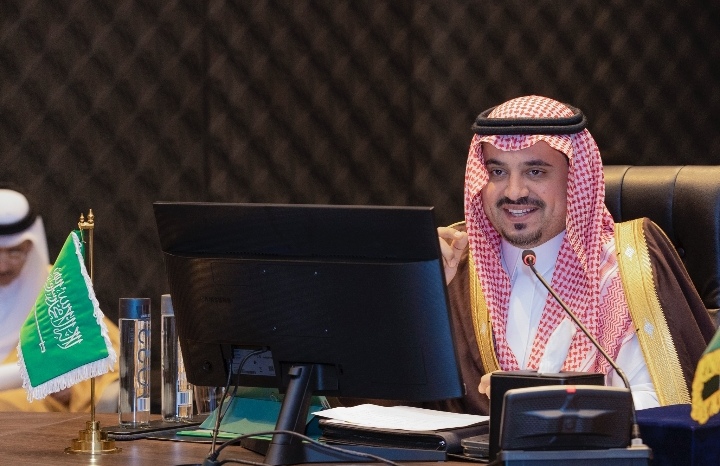 al_kascom's tweet photo. #صحيفة_الكاس
صاحب السمو الملكي الأمير فهد بن جلوي يترأس اجتماع المكتب التنفيذي الـ ٩٥ - https://t.co/AqPV4lLR4g https://t.co/CWUu8xaGnw