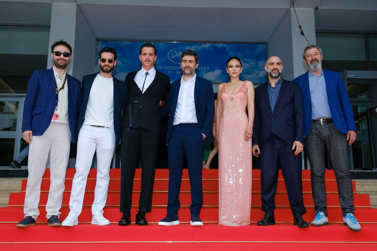 eminalpermovies's tweet photo. Kurak Günler’in, dünya prömiyeri 75. Cannes Film Festivali’nin ‘Belirli Bir Bakış’ (Un Certain Regard) bölümünde gerçekleştirildi!
~
The world premiere of Burning Days was held in the 'Un Certain Regard' section of the 75th Cannes Film Festival!
#burningdays #Cannes2022 https://t.co/0vIm35xtwr