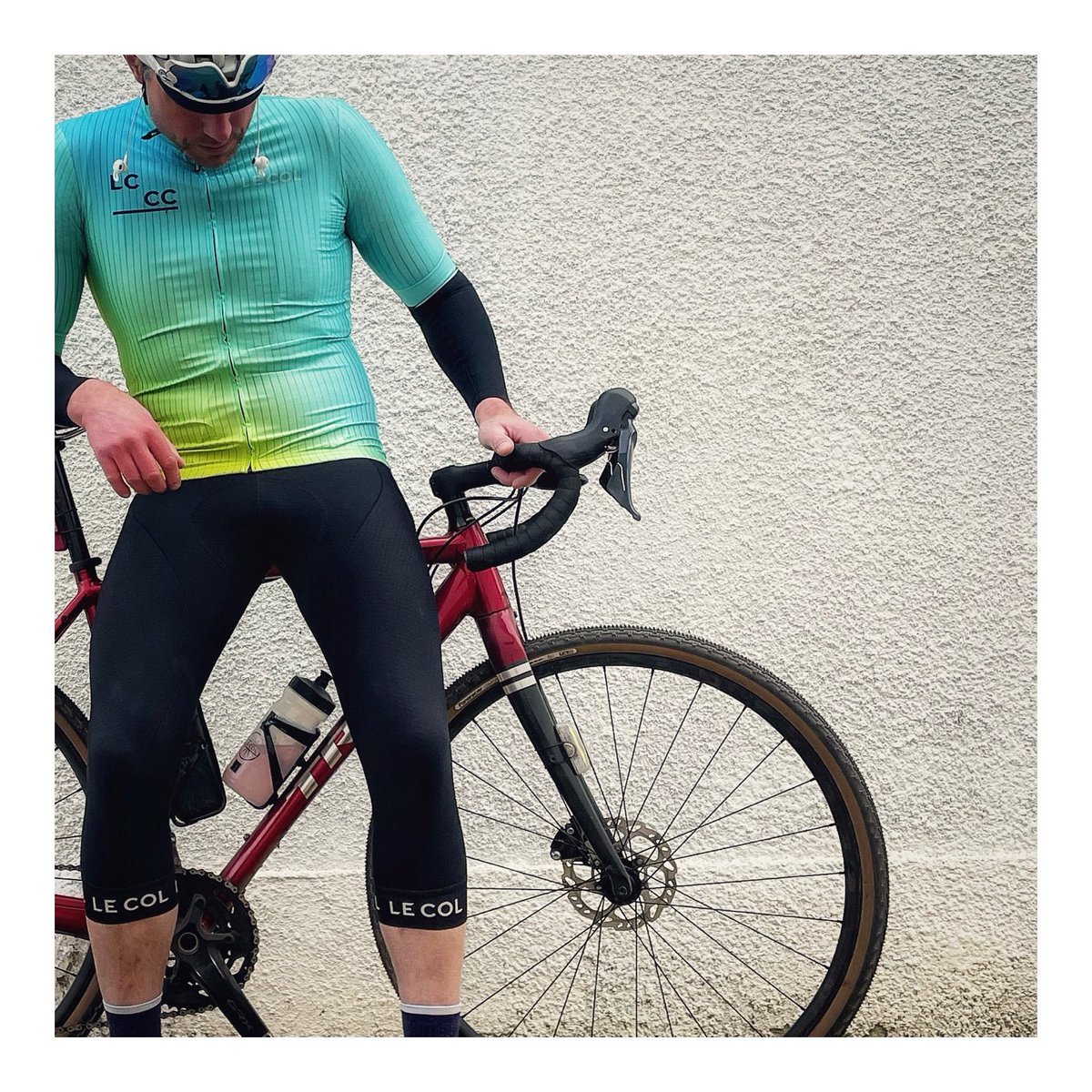 jferg_76's tweet photo. Time to bring back the sunshine @LeColUK @BestCyclingKits #cycling #kitdoping #ridefasterridefurther https://t.co/ktduquFMTx